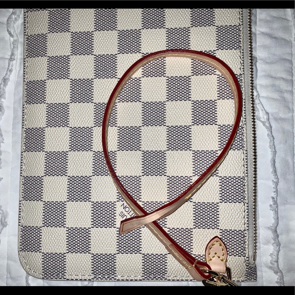 TOP Quality Pouchette with Strap